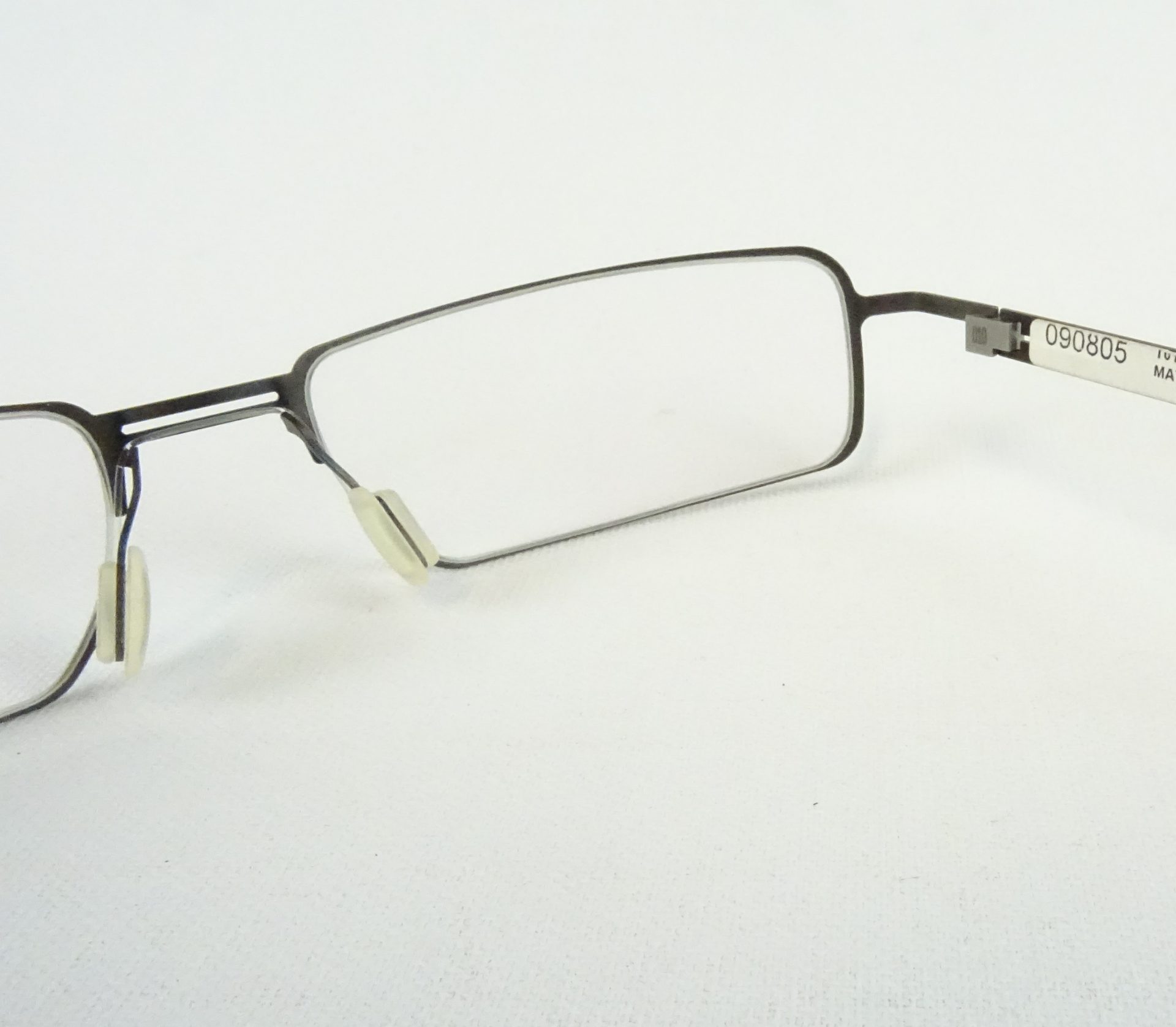 Titanbrille MARKUS T. T010 Brillenfassung schwarz Titangestelle schmal eckig für Allergiker filigran leicht Gr. M – Bild 5