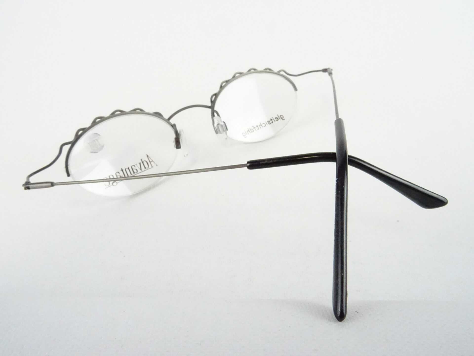 Brille Advantage Damenfassung Metallgestell silbergrau oval nur mit Oberrand ausgefallen verspielt Gr. M – Bild 4